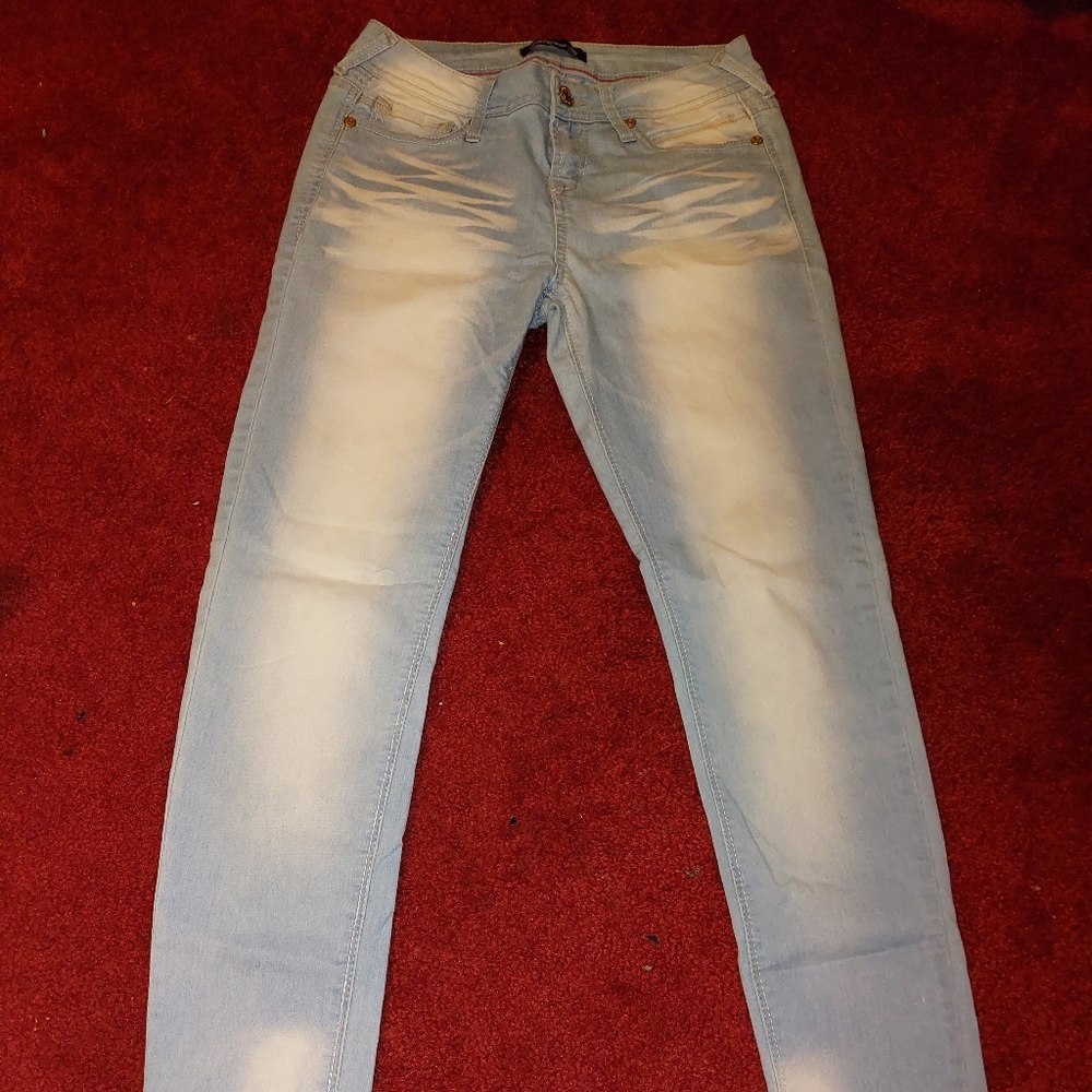 SOLD Wallflower skinny jeans size 9